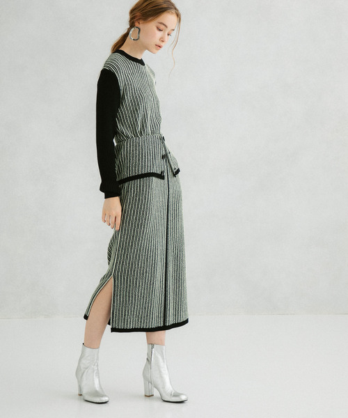 UNITED TOKYO（ユナイテッドトウキョウ）の「ストライプジャガードニット（ニット/セーター・レディース・ブラック/ベージュ/レッド・1）」の4枚目の写真