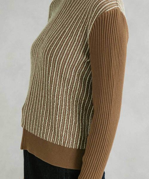 UNITED TOKYO（ユナイテッドトウキョウ）の「ストライプジャガードニット（ニット/セーター・レディース・ブラック/ベージュ/レッド・1）」の16枚目の写真