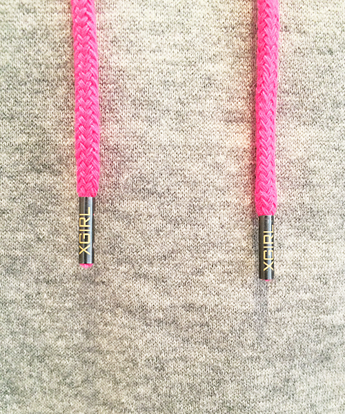 X-girl（エックスガール）の「XG LOGO SWEAT PULLOVER HOODIE（パーカー・レディース・ホワイト/ブラック/アッシュ/ピンク/オリーブ/ブルー・2/1）」の13枚目の写真