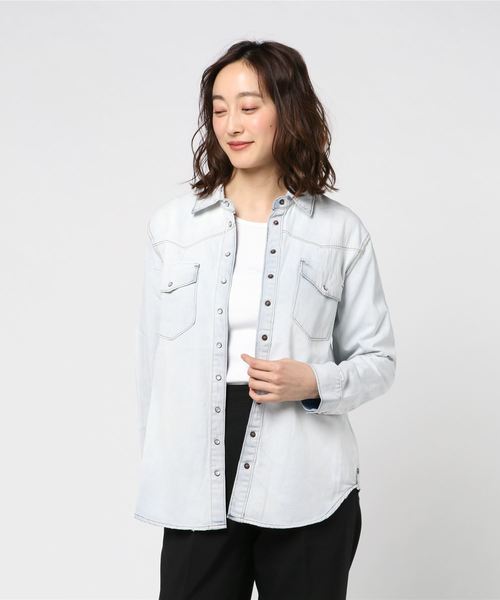 One Tea spoon(ワンティースプーン)の「ONETEASPOON × JACK & MARIE DENIM SHIRT (ワンティースプーン ジャックアンドマリー デニムシャツ)(シャツ/ブラウス・レディース・ライトブルー・FREE)」の14枚目の写真