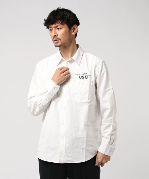 And A（アンドエー）の「AVIREX アヴィレックス TB L/S PINUP CHAMBRAY SH  ピンナップガール シャツ 長袖シャツ 6105096（シャツ/ブラウス・メンズ・ホワイト/インディゴブルー・LARGE/X-LARGE/XX-LARGE/MEDIUM）」の3枚目の写真