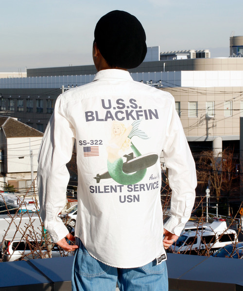 And A（アンドエー）の「AVIREX アヴィレックス TB L/S PINUP CHAMBRAY SH  ピンナップガール シャツ 長袖シャツ 6105096（シャツ/ブラウス・メンズ・ホワイト/インディゴブルー・LARGE/X-LARGE/XX-LARGE/MEDIUM）」の7枚目の写真