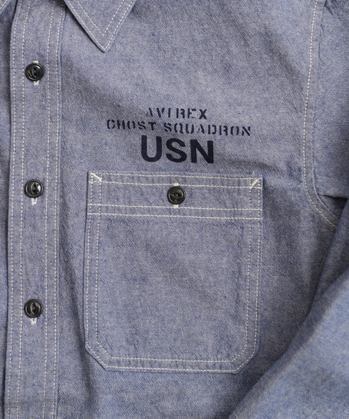And A（アンドエー）の「AVIREX アヴィレックス TB L/S PINUP CHAMBRAY SH  ピンナップガール シャツ 長袖シャツ 6105096（シャツ/ブラウス・メンズ・ホワイト/インディゴブルー・LARGE/X-LARGE/XX-LARGE/MEDIUM）」の14枚目の写真