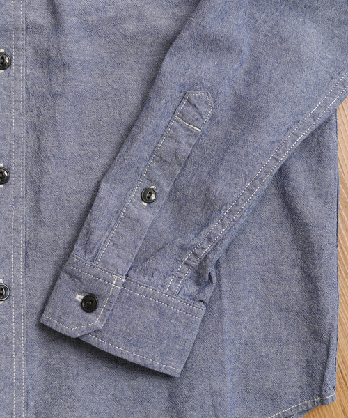 And A（アンドエー）の「AVIREX アヴィレックス TB L/S PINUP CHAMBRAY SH  ピンナップガール シャツ 長袖シャツ 6105096（シャツ/ブラウス・メンズ・ホワイト/インディゴブルー・LARGE/X-LARGE/XX-LARGE/MEDIUM）」の15枚目の写真