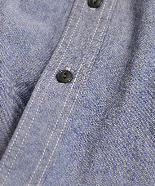 And A（アンドエー）の「AVIREX アヴィレックス TB L/S PINUP CHAMBRAY SH  ピンナップガール シャツ 長袖シャツ 6105096（シャツ/ブラウス・メンズ・ホワイト/インディゴブルー・LARGE/X-LARGE/XX-LARGE/MEDIUM）」の19枚目の写真