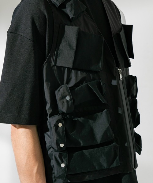 UNITED TOKYO（ユナイテッドトウキョウ）の「3ＬＡＹＥＲ タクティカルベスト/セットアップ（ベスト・メンズ・ブラック・1/2）」の7枚目の写真