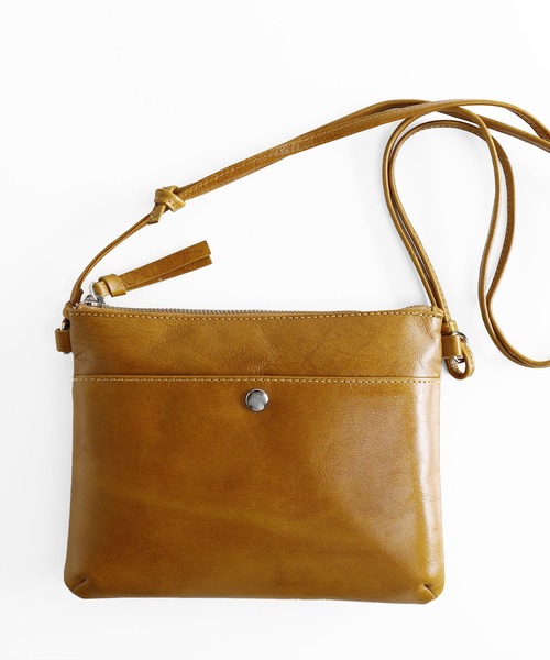 Mia Borsa（ミアボルサ）の「[Mia Borsa]牛革レザーショルダーバッグサコッシュ（ショルダーバッグ・レディース・ブラック/ベージュ/レッド/ブルー/キャメル・FREE）」の7枚目の写真
