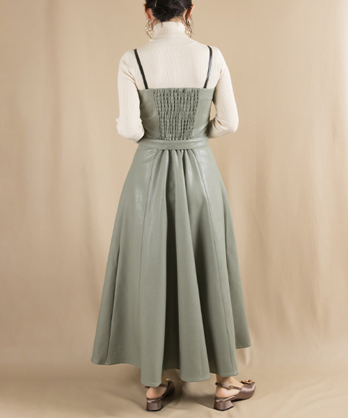 RANDA（ランダ）の「フェイクレザーキャミワンピース（ワンピース・レディース・ブラウン/グリーン/クリーム/ベージュ・1/0）」の19枚目の写真