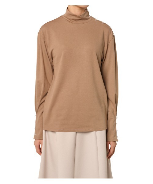 ルシェルブルー　Pearl Detail Turtle Neck Top LE CIEL BLEU（ルシェルブルー）の「Pearl Detail Turtle Neck Top（T