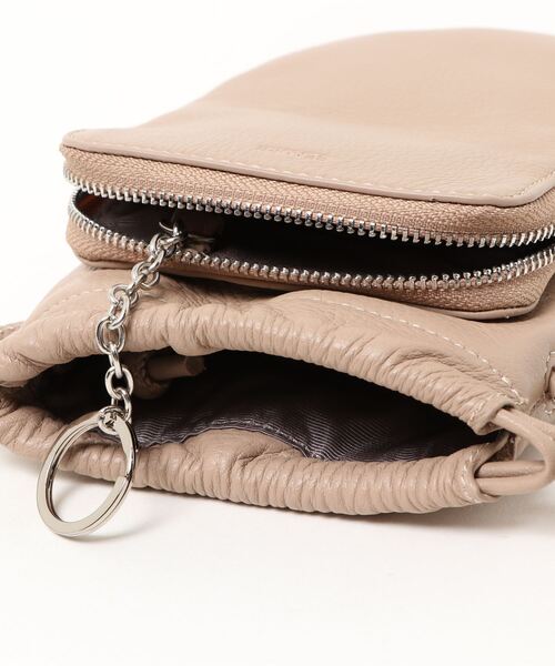 Beau're（ヴュレ）の「BEAURE ヴュレ カウレザー スマホ 巾着 ショルダー（ショルダーバッグ・レディース・ブラック/オリーブ/ベージュ/グレー/ホワイト/オレンジ/パープル/サックスブルー・FREE/SMALL）」の16枚目の写真