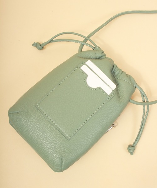 Beau're（ヴュレ）の「BEAURE ヴュレ カウレザー スマホ 巾着 ショルダー（ショルダーバッグ・レディース・ブラック/オリーブ/ベージュ/グレー/ホワイト/オレンジ/パープル/サックスブルー・FREE/SMALL）」の12枚目の写真