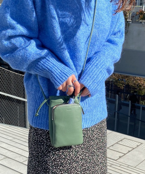 Beau're（ヴュレ）の「BEAURE ヴュレ カウレザー スマホ 巾着 ショルダー（ショルダーバッグ・レディース・ブラック/オリーブ/ベージュ/グレー/ホワイト/オレンジ/パープル/サックスブルー・FREE/SMALL）」の20枚目の写真