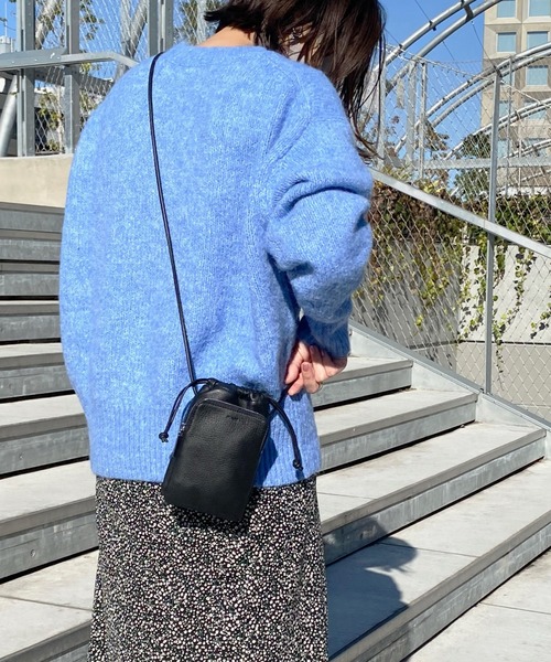 Beau're（ヴュレ）の「BEAURE ヴュレ カウレザー スマホ 巾着 ショルダー（ショルダーバッグ・レディース・ブラック/オリーブ/ベージュ/グレー/ホワイト/オレンジ/パープル/サックスブルー・FREE/SMALL）」の22枚目の写真