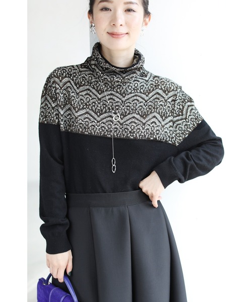 cawaii(カワイイ)の「煌めくラメ糸を織り込んだエレガンス柄ニットトップス(ニット/セーター・レディース・ブラック/グレー・FREE)」の1枚目の写真