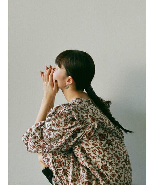 【美品】 Ungrid ボタニカル 花柄 ショルダーデザイン ミニワンピース Ungrid ボタニカルショルダーデザインミニワンピース