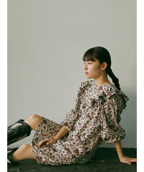 【美品】 Ungrid ボタニカル 花柄 ショルダーデザイン ミニワンピース Ungrid（アングリッド）の「ボタニカルショルダーデザインミニ