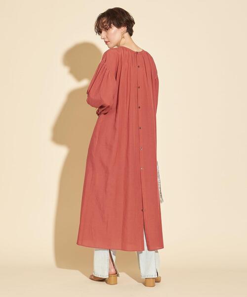 BEAUTY&YOUTH UNITED ARROWS（ビューティーアンドユースユナイテッドアローズ）の「【WEB限定】by∴ ボリュームスリーブマキシワンピース -2WAY/ウォッシャブル-（シャツワンピース・レディース・ブラック/ベージュ/ピンク・FREE）」の8枚目の写真