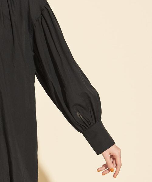 BEAUTY&YOUTH UNITED ARROWS（ビューティーアンドユースユナイテッドアローズ）の「【WEB限定】by∴ ボリュームスリーブマキシワンピース -2WAY/ウォッシャブル-（シャツワンピース・レディース・ブラック/ベージュ/ピンク・FREE）」の9枚目の写真