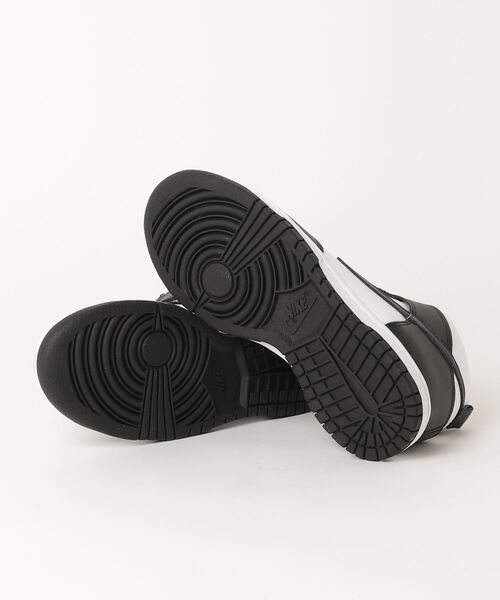 NIKE（ナイキ）の「W NIKE DUNK HIGH　DD1869-103（スニーカー・レディース・ホワイト×ブラック・27.5cm/29.0cm/26.5cm/28.0cm/24.5cm/26.0cm/25.5cm/27.0cm/22.5cm/24.0cm/23.0cm/23.5cm/25.0cm/22.0cm/28.5cm）」の3枚目の写真