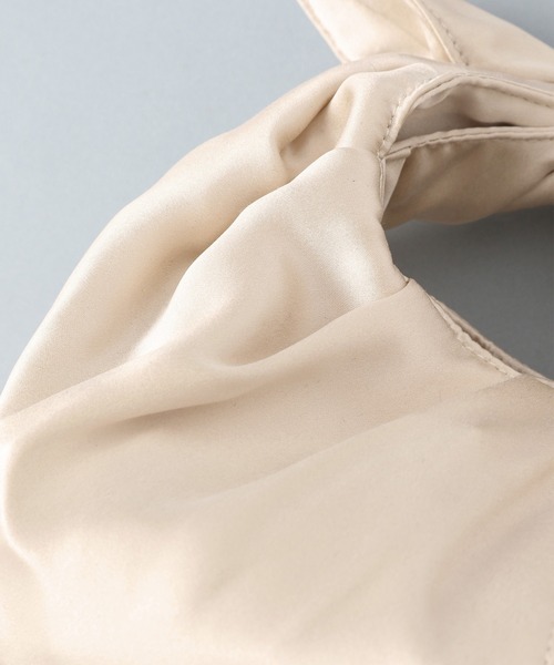e/rm（イーアールエム）の「【e/rm】Silk100ギャザーバッグ　949060（ハンドバッグ・レディース・ブラック/ベージュ/ライトブルー・FREE）」の4枚目の写真