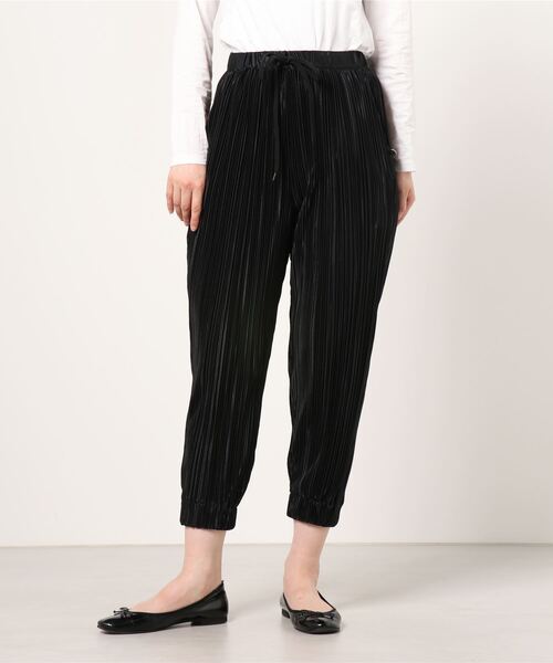 Boutique Ordinary(ブティークオーディナリー)の「Boutique Ordinary(ブティークオーディナリー)ランダムプリーツパンツ(その他パンツ・レディース・ブラック/グレー・1/2)」の2枚目の写真