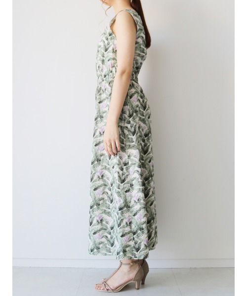 Te chichi CLASSIC(テチチクラシック)の「ボタニカルプリントロングワンピース(ワンピース・レディース・ベージュ/ブラック・フリ-)」の5枚目の写真