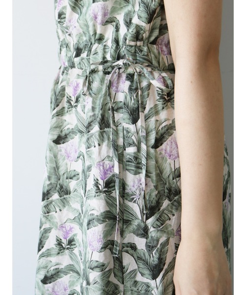 Te chichi CLASSIC(テチチクラシック)の「ボタニカルプリントロングワンピース(ワンピース・レディース・ベージュ/ブラック・フリ-)」の13枚目の写真