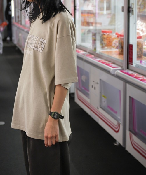 Mark Gonzales（マーク・ゴンザレス）の「【Mark Gonzales/マークゴンザレス】【別注】 90'sカレッジロゴ半袖Tシャツ（Tシャツ/カットソー・メンズ・グレイッシュベージュ/ブラック/ホワイト/オートミール/ネイビー・LARGE/X-LARGE/MEDIUM）」の7枚目の写真