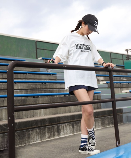 Mark Gonzales（マーク・ゴンザレス）の「【Mark Gonzales/マークゴンザレス】【別注】 90'sカレッジロゴ半袖Tシャツ（Tシャツ/カットソー・メンズ・グレイッシュベージュ/ブラック/ホワイト/オートミール/ネイビー・LARGE/X-LARGE/MEDIUM）」の19枚目の写真