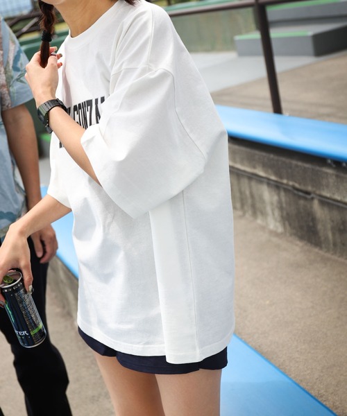 Mark Gonzales（マーク・ゴンザレス）の「【Mark Gonzales/マークゴンザレス】【別注】 90'sカレッジロゴ半袖Tシャツ（Tシャツ/カットソー・メンズ・グレイッシュベージュ/ブラック/ホワイト/オートミール/ネイビー・LARGE/X-LARGE/MEDIUM）」の16枚目の写真