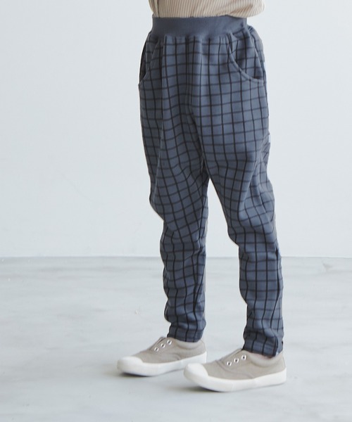 pairmanon（ペアマノン）の「【毛玉になりにくい裏起毛】ユニセックスあったかサルエルパンツ（その他パンツ・キッズ・ライトグレー/ブラック系その他7/ブルー系その他2/モカ/ブラウン系その他4/グレー系その他5/ブラック系その他4/ドット/レオパード/ベージュ系その他6/ブラック/ベージュ系その他4/カモフラージュ/ダークブルー/グリーン系その他2/ブルー系その他/ブラック系その他・120/140/150/130/90/100/110）」の13枚目の写真