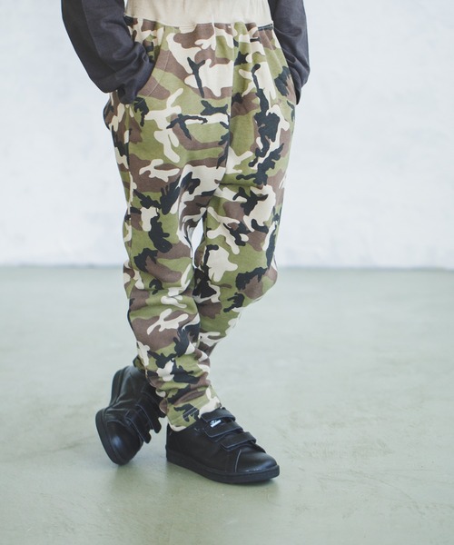 pairmanon（ペアマノン）の「【毛玉になりにくい裏起毛】ユニセックスあったかサルエルパンツ（その他パンツ・キッズ・ライトグレー/ブラック系その他7/ブルー系その他2/モカ/ブラウン系その他4/グレー系その他5/ブラック系その他4/ドット/レオパード/ベージュ系その他6/ブラック/ベージュ系その他4/カモフラージュ/ダークブルー/グリーン系その他2/ブルー系その他/ブラック系その他・120/140/150/130/90/100/110）」の15枚目の写真