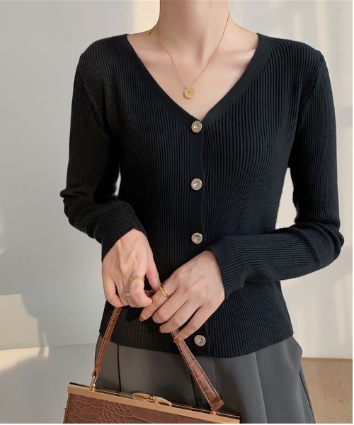yuue' ( wear )（ユーイ）の「シンプルカーディガンニット（ニット/セーター・レディース・ブラック/ベージュ/アイボリー・FREE）」の2枚目の写真