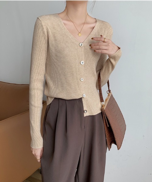 yuue' ( wear )（ユーイ）の「シンプルカーディガンニット（ニット/セーター・レディース・ブラック/ベージュ/アイボリー・FREE）」の5枚目の写真