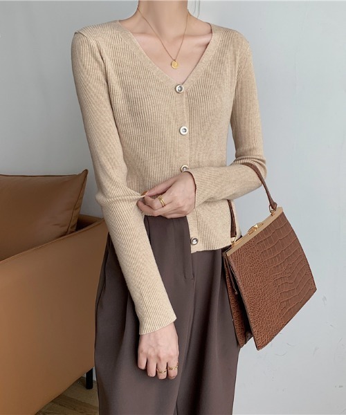 yuue' ( wear )（ユーイ）の「シンプルカーディガンニット（ニット/セーター・レディース・ブラック/ベージュ/アイボリー・FREE）」の6枚目の写真