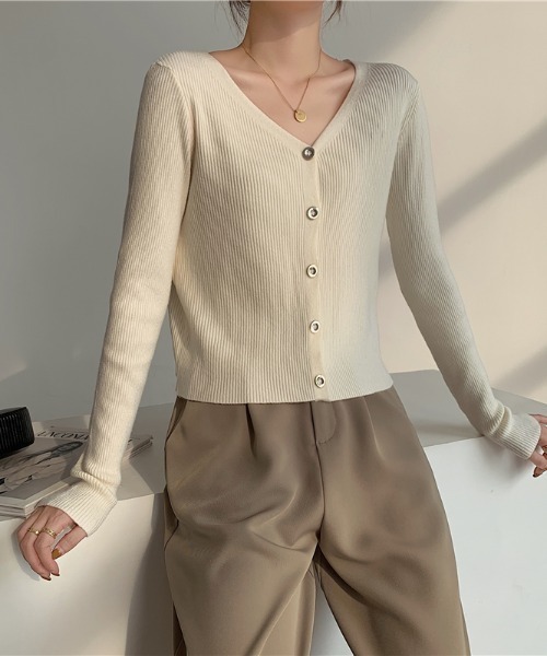 yuue' ( wear )（ユーイ）の「シンプルカーディガンニット（ニット/セーター・レディース・ブラック/ベージュ/アイボリー・FREE）」の17枚目の写真