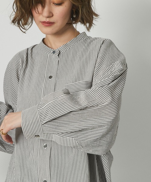 RIVE DROITE（リヴドロワ）の「ギャザーデザインが目を引く　ヨークギャザーシャツ（シャツ/ブラウス・レディース・オフホワイト・FREE）」の8枚目の写真