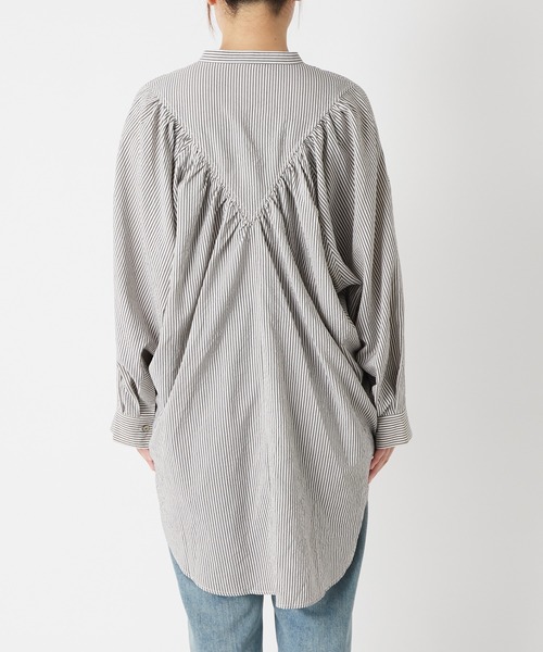 RIVE DROITE（リヴドロワ）の「ギャザーデザインが目を引く　ヨークギャザーシャツ（シャツ/ブラウス・レディース・オフホワイト・FREE）」の12枚目の写真