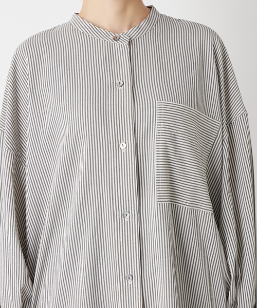 RIVE DROITE（リヴドロワ）の「ギャザーデザインが目を引く　ヨークギャザーシャツ（シャツ/ブラウス・レディース・オフホワイト・FREE）」の13枚目の写真