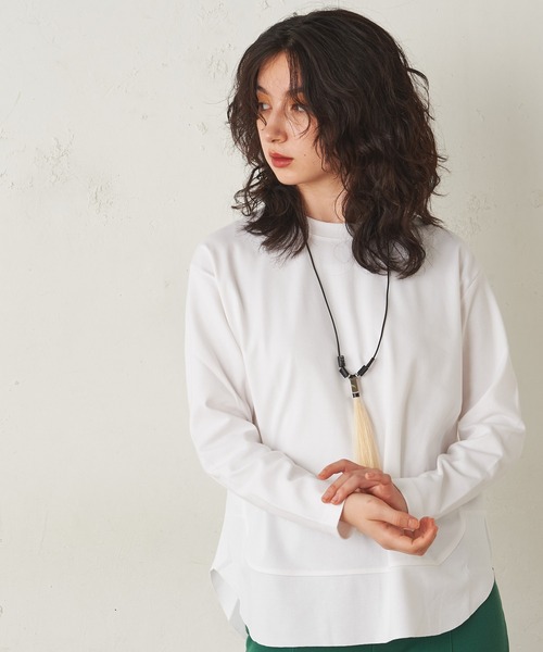 Lui's（ルイス）の「裾切替デザインロングスリーブトップス（Tシャツ/カットソー・レディース・オフホワイト/ブラック/カーキ/ボルドー・FREE）」の2枚目の写真