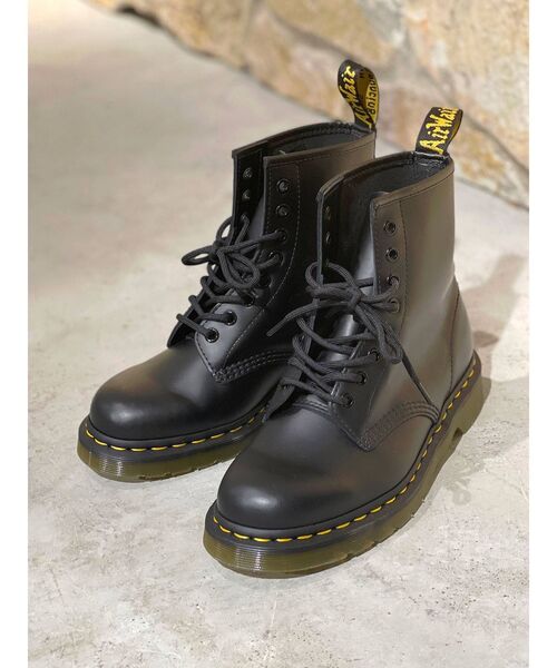 Dr. Martens(ドクターマーチン)の「Dr.Martens / ドクターマーチン 1460 8-EYE BOOT SMOOTH 8ホール(ブーツ・レディース・ブラック・24/25/23)」の2枚目の写真