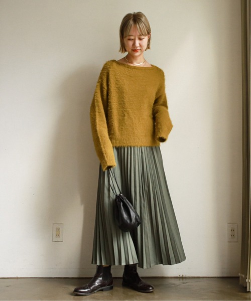 feepur（フェピュール）の「サテンプリーツロングスカート（スカート・レディース・ブラック/グレー系その他/ブラウン/オリーブ・MEDIUM）」の14枚目の写真