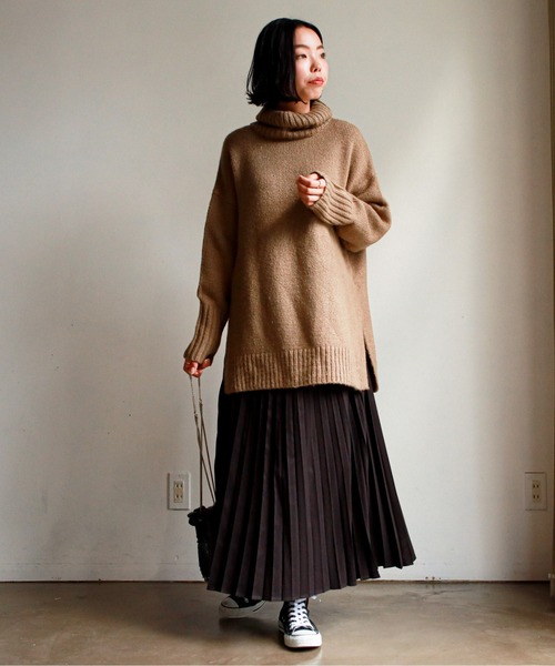 feepur（フェピュール）の「サテンプリーツロングスカート（スカート・レディース・ブラック/グレー系その他/ブラウン/オリーブ・MEDIUM）」の17枚目の写真