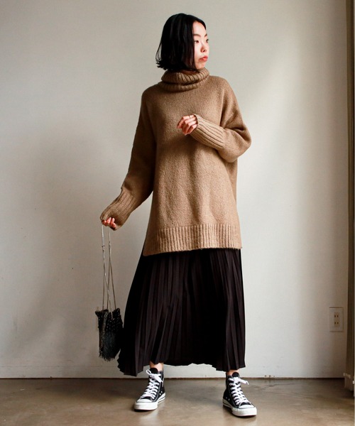 feepur（フェピュール）の「サテンプリーツロングスカート（スカート・レディース・ブラック/グレー系その他/ブラウン/オリーブ・MEDIUM）」の11枚目の写真