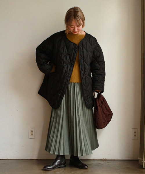 feepur（フェピュール）の「サテンプリーツロングスカート（スカート・レディース・ブラック/グレー系その他/ブラウン/オリーブ・MEDIUM）」の8枚目の写真