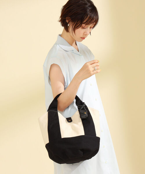 Ray BEAMS（レイビームス）の「toleur / キャンバス トート（トートバッグ・レディース・ブラック/グレー・ONE SIZE）」の5枚目の写真