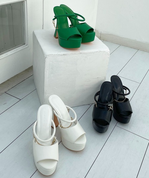 SPIRALGIRL(スパイラルガール)の「アンクルチェーンGossipサンダル(サンダル・レディース・グリーン/ブラック/ホワイト・MEDIUM/LARGE)」の21枚目の写真