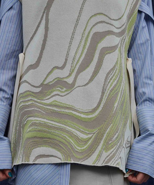 PUBLIC TOKYO(パブリックトウキョウ)の「【セットアップ対応】マーブリングジャガードニットベスト /ウォッシャブル(ベスト・レディース・ベージュ/グリーン・FREE)」の3枚目の写真