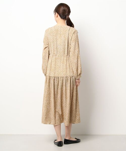 Wordtrobe(ワードトローブ)の「【wordtrobe】小花柄プリント ロングスリーブ ワンピース(ワンピース・レディース・ホワイト/ブラック/キャメル・FREE)」の5枚目の写真