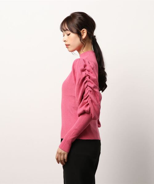 CHILLE（チル）の「ボトルネックパワーショルダートップスカットソー（ニット/セーター・レディース・オレンジ/アイボリー/ピンク・FREE）」の4枚目の写真